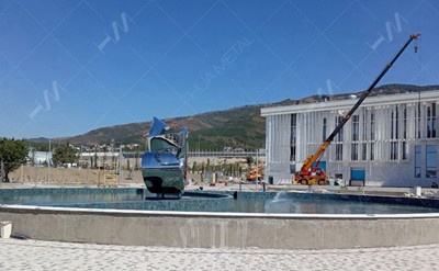 Onthullingsceremonie voor Zephyr-sculptuur in Rusland vorige week