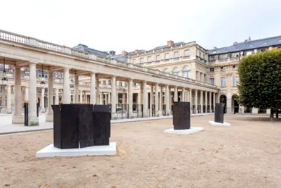 Ghada Amer's tentoonstelling in Art Basel Parijs 2024