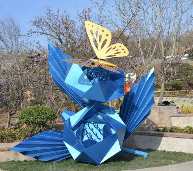 Roestvrij stalen vlindersculptuur